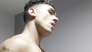 Jerks Off - Max Richie