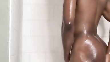 Cardo, En Mükemmel Youtuber 2020 Unfathomable Bussy Tae yi Kazandı