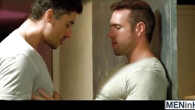 Alex Mecum starring as a Captain America in a need of 10-Pounder