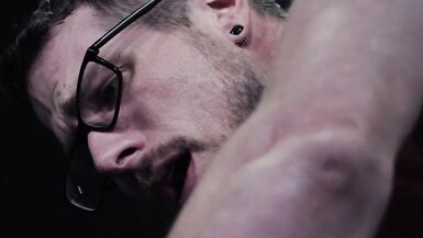 Fist Banging In A Washroom - ClubInfernoDungeon