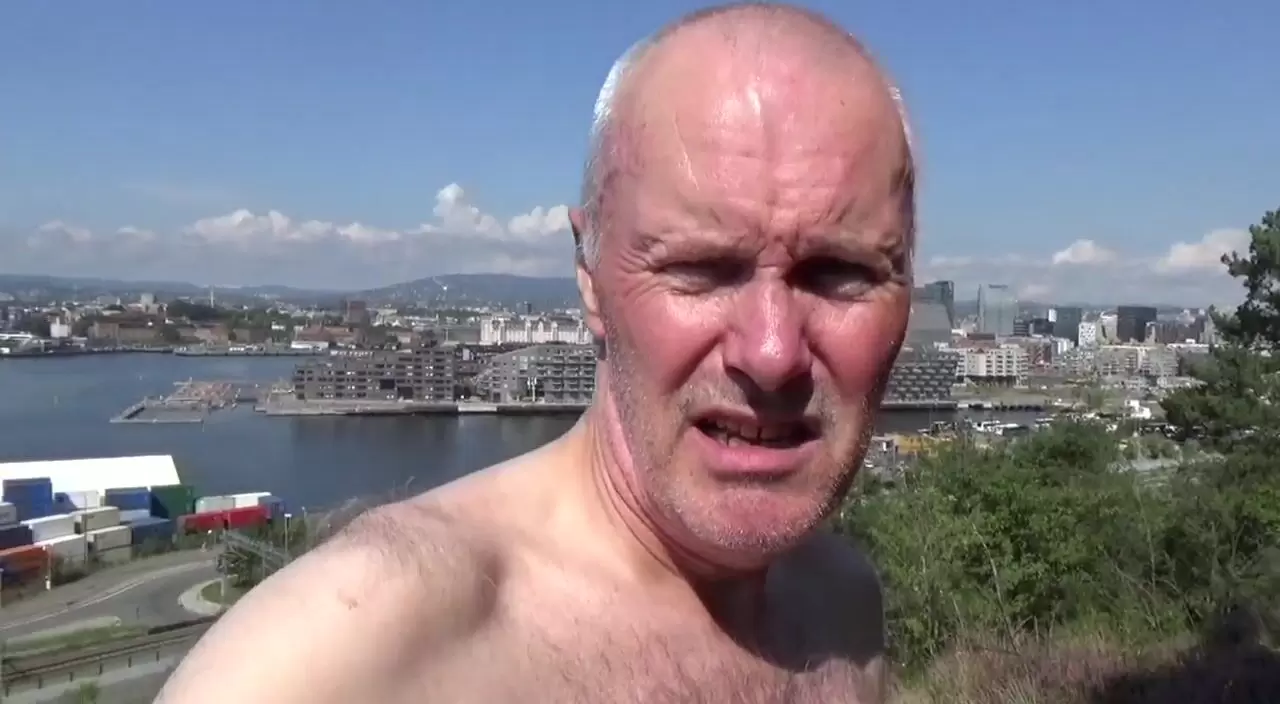 Ulf Larsen public jack off in Oslo - Norway