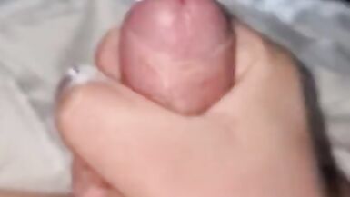 8 минут мужчины дрочит с потоком спермы дома после сна
