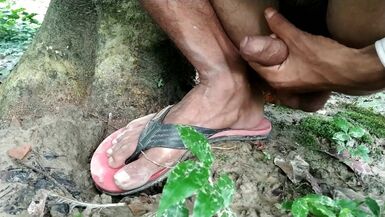 Sexy large 10-Pounder forest sex in outdoors and public places