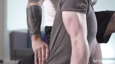 MARKUS KAGE TRAINS THYLE KNOXX’S WAZOO