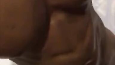 MuscleToy Saatlerce Kenarlı ve Cum için İzin Verilen Eve gönderildi