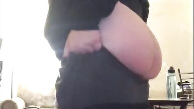 Chubby Teen Shows off Big Fat round Ass