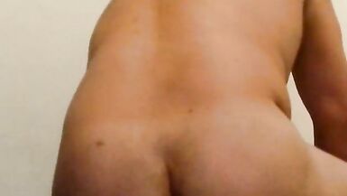 Tombul büyük göt sikme yapay penis cum chubby gordito putinha