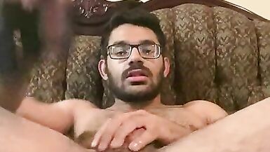 Straight hairy Desi gym bro talks dirty and busts a nut