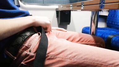 Публичная мастурбация в купе поездов: P