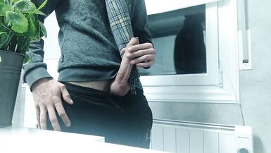 Big Cock Guy With His Scarf, He Is Cold And He Jerks Off And Cums To Get Warm