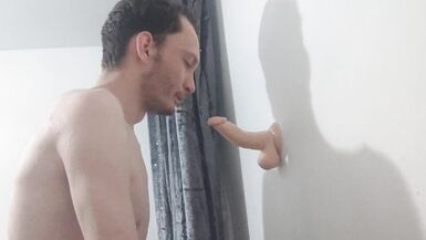 Deepthroating my 7 inch dildo and trying not to gag