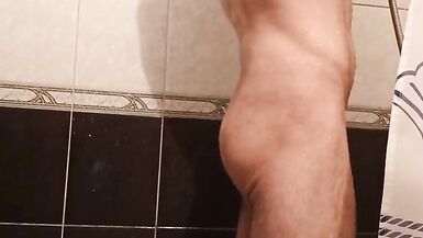 Guy washes himself in the shower and cums - 2 image
