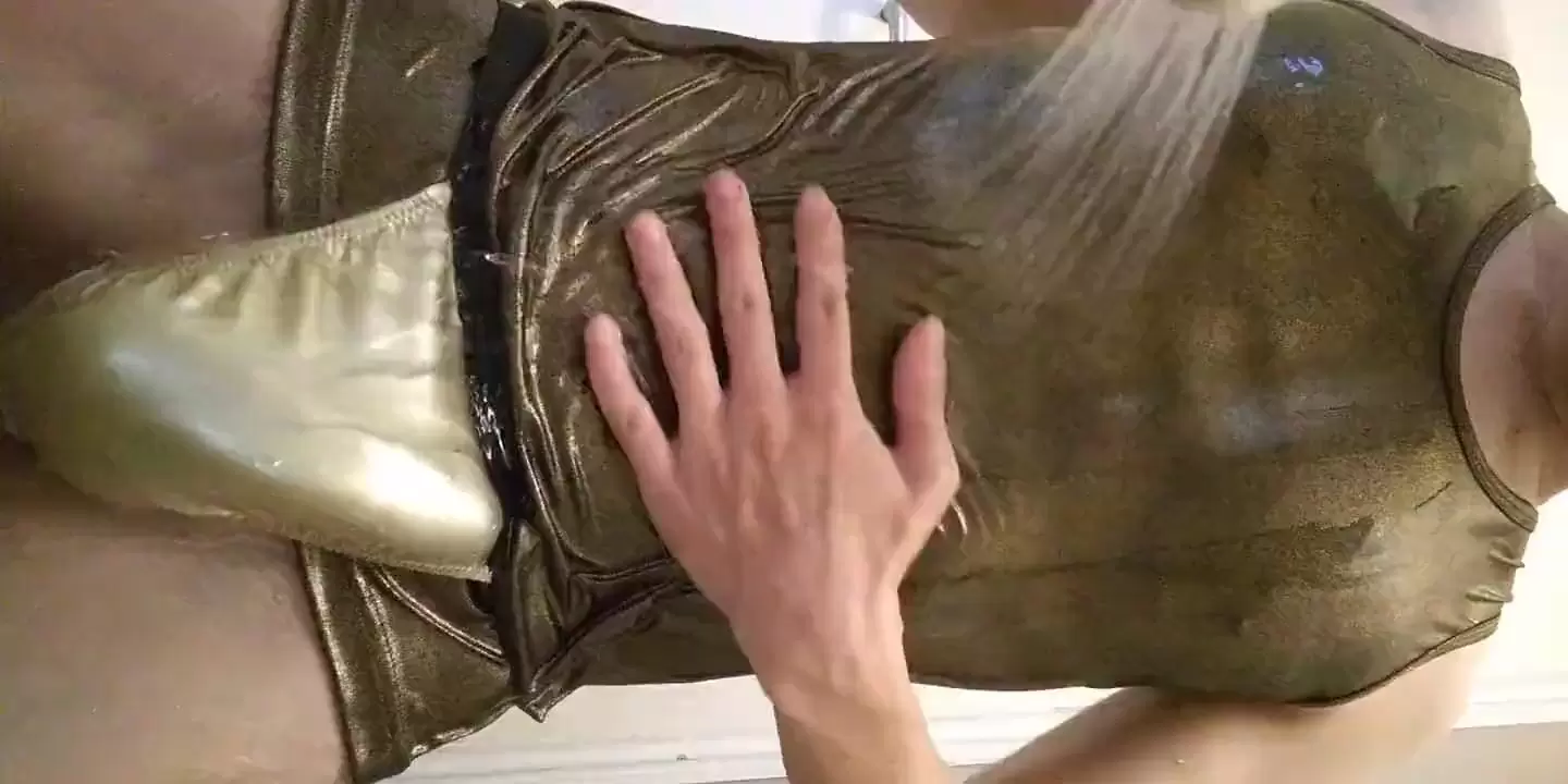 Metallic Gold Bulge Shower