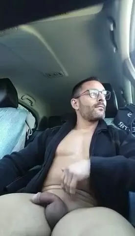 Buff guy jerking off in car gets handjob watch online 