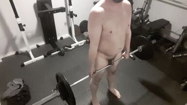 Gordo homem nude workout 30 puxar
