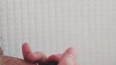 eğlenmek ve penisini masaj yapmak - 13 image