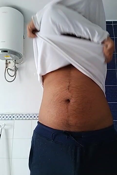 Siydik chiqarish kanalini barmoq bilan uring