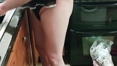 Sissy Maid Jayci has to work in the kitchen - 7 image