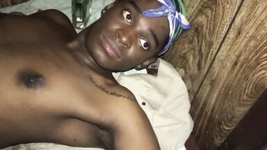 Erkek arkadaşım üvey kardeşim beni uyandırdı ve beni büyük sikini emdirdi - 15 image