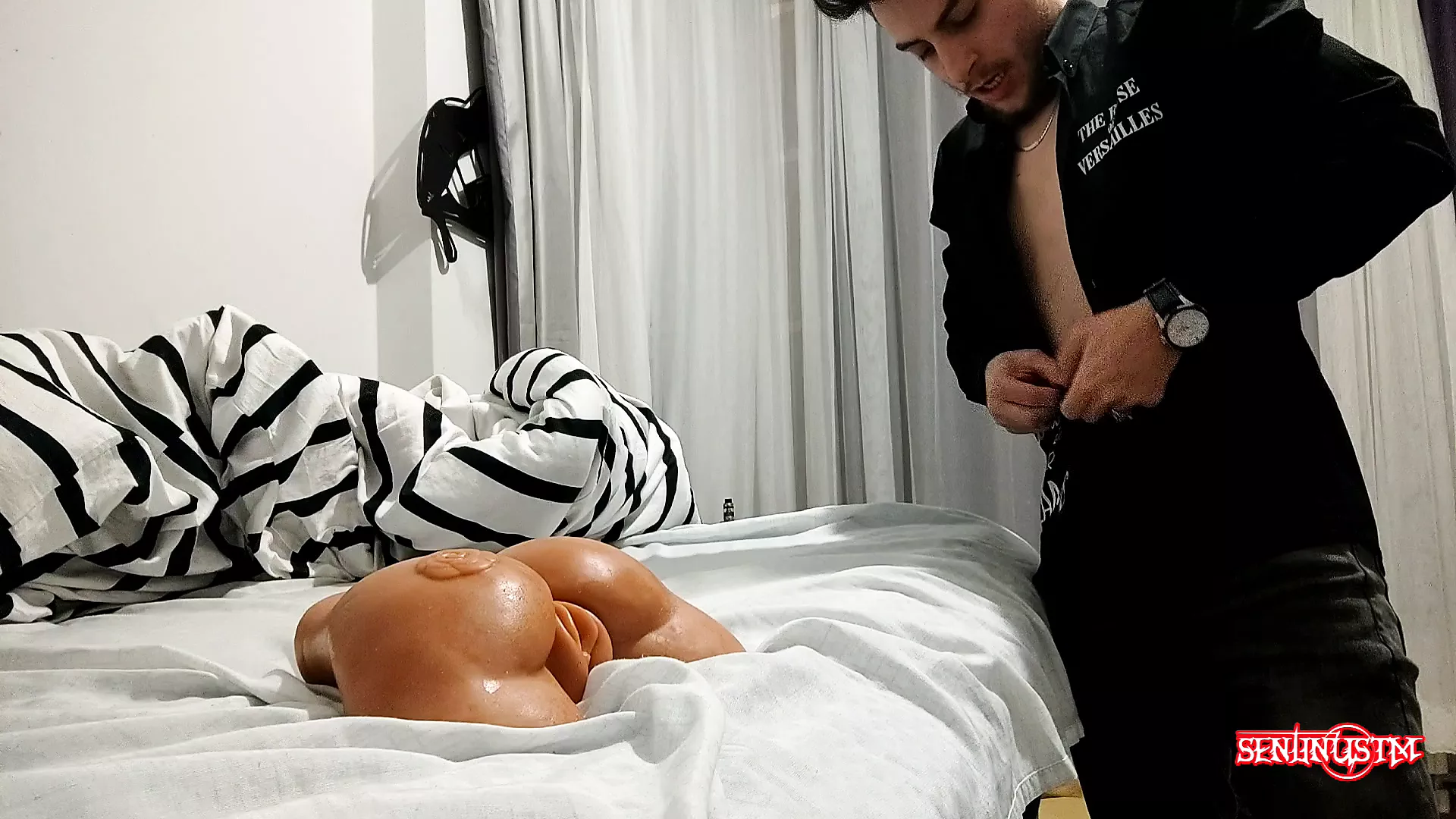 My girlfriend said, lick my pussy then fuck it