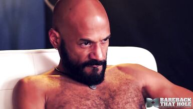 Barebackthathole Black Hunk Saul Leinad se masturba solo