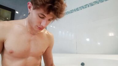 Ayun XXX poses and touches herself on the phone..instagram: ne_hu_en