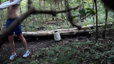 Quick Nude Jerk на открытом воздухе с помощью CMNM - 1 image