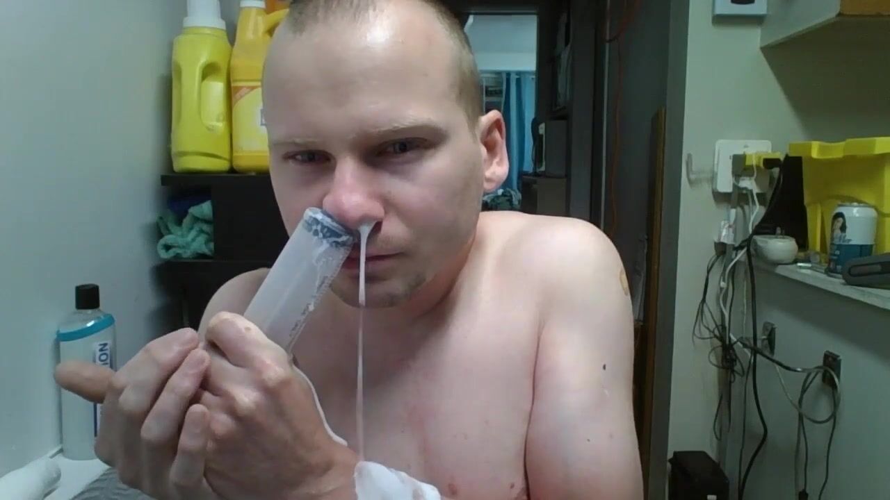 shooting liquids and sour cream up my nose (nosepie)