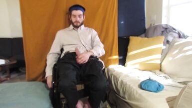 Wheelchair  Dick Swinging out