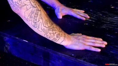 Tryp, kulüpte kıçının derinliklerinde jesses horoz alır