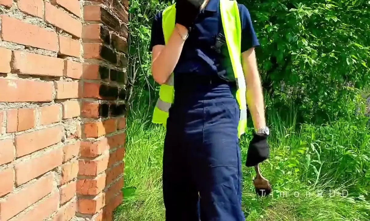 Straight construction TimonRDD worker fucked a watermelon at a construction  site