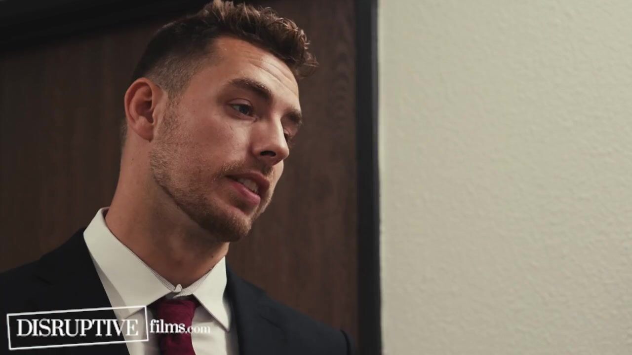 Le boss de douchebag domine un employé soumis au travail - Carter Woods,  Masyn Thorne