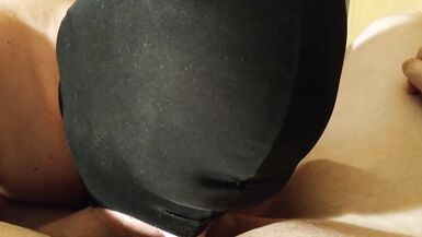 Рабыни лижут шарики и глубокотоловый член для Big Cumshot HD