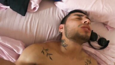 Taksi şoförü yolcu bonklar - Eşcinsel iri, eyersiz pompalı - o adam onu giysilerle ikramiye ediyor - 2 eşcinsel yabancıdan zengin pompalama - Twinks arsehole bir üst adam tarafından delinir - büyük dick eşcinsel dipleri yok eder ortho orto - 14 image