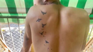 Tesisatçı, deneyimsiz bir eşcinsel adam eyersiz - büyük göt eşcinsel, düz adam tarafından fucked - açgözlü deneyimsiz bir adamın kuyruğunu kırıyor - ona iyi bir oral seks verir ve onu eyersiz - balkonda lanet - frannxxx1 - 11 image