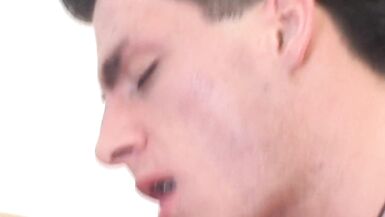 Güzel adamlar büyük cum çekimleri ile terli sert anal seks var - 15 image