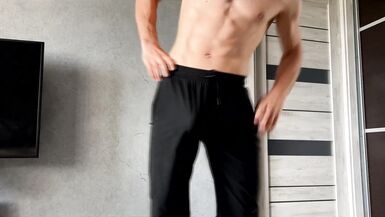 Mutlu cum ile erkek masajı! Eller olmadan cum! Büyük camshot! Erkek orgazmı