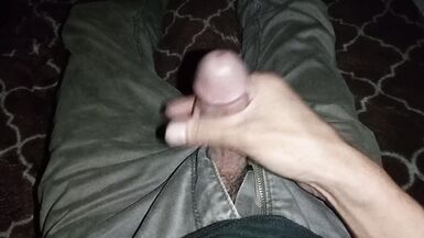 Kız arkadaşım uzaktayken fışkırana kadar mastürbasyon yaptım.