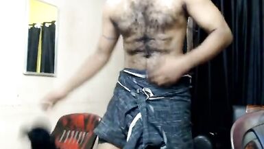 Tamil adam Dinesh oda 1de mastürbasyon yapıyor