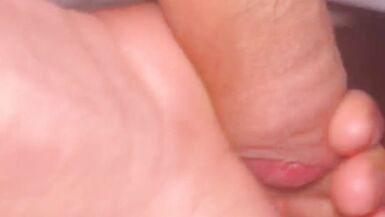 Deneyimsiz Vietnamlı çocuk masterbate ve cum