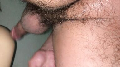 Troia inesperta dal culo piccolo e stretto si fa scopare da un cazzo grosso e spesso