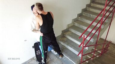 He noticed a guy he saw on a gay app, and asked him to have sex right then and there. He fucked a skateboarder on a fire escape - 3 image