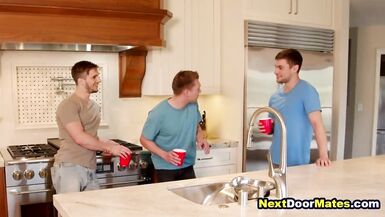 College roommates invite gym buddies for gay bareback orgy