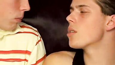 Çocuk mastürbasyon nesne gay Porno ilk zaman david gelir üzerinde için darbe kapalı sigara içme