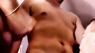 Gay amatör emme ve çekilme kadar bir mutlu son