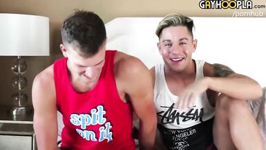 Sigara Sıcak Gay Koleji Sporcular Gerçek İyi Arkadaşlar Olun.Seksi Siktir et