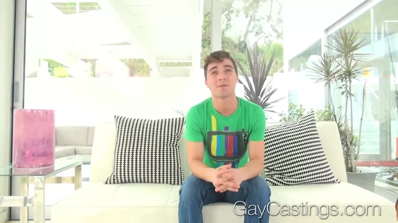 HD - GayCastings Cute 19yo Daniel loves cock