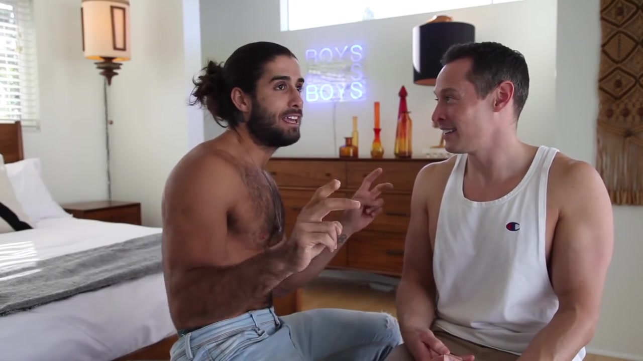 How to Gay Kiss - Diego Sans and Davey Wavey