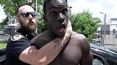 GAY PATROL-私たちはベイトカーをセットアップし、見せかけの日々で黒人の男を捕まえました