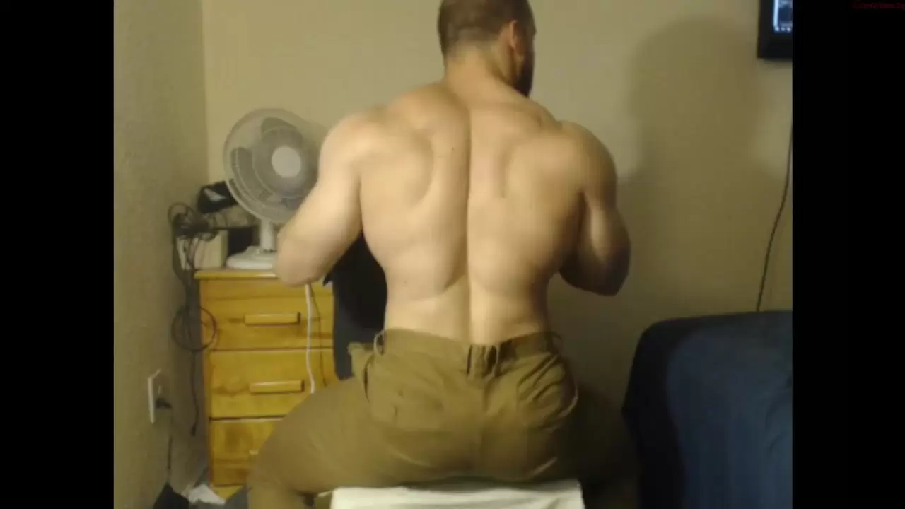 Big Pecs + Big Ass + Beefy Muscle = Stud